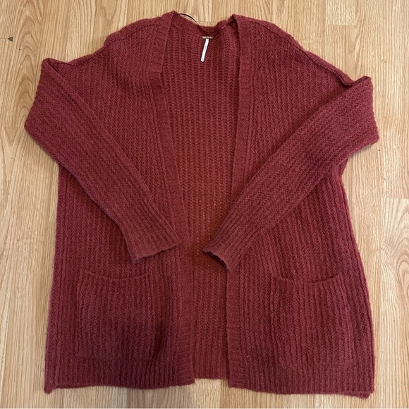 Free people size medium red burgundy alpaca nylon blend cardigan with pockets - Picture 1 of 8